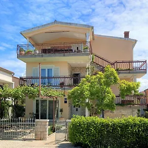 Apartman Lirio, Umag